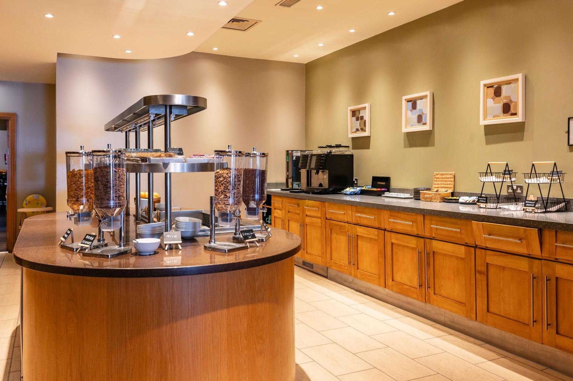 Milestone Peterborough Hotel A1M, Sure Hotel Collection By Best Western Stilton Экстерьер фото