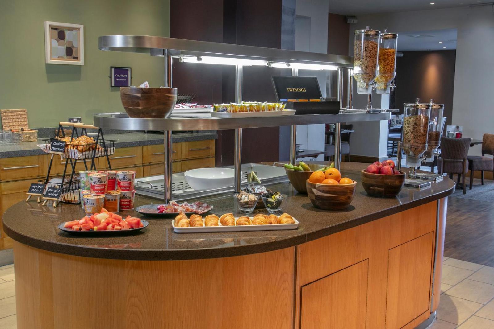 Milestone Peterborough Hotel A1M, Sure Hotel Collection By Best Western Stilton Экстерьер фото